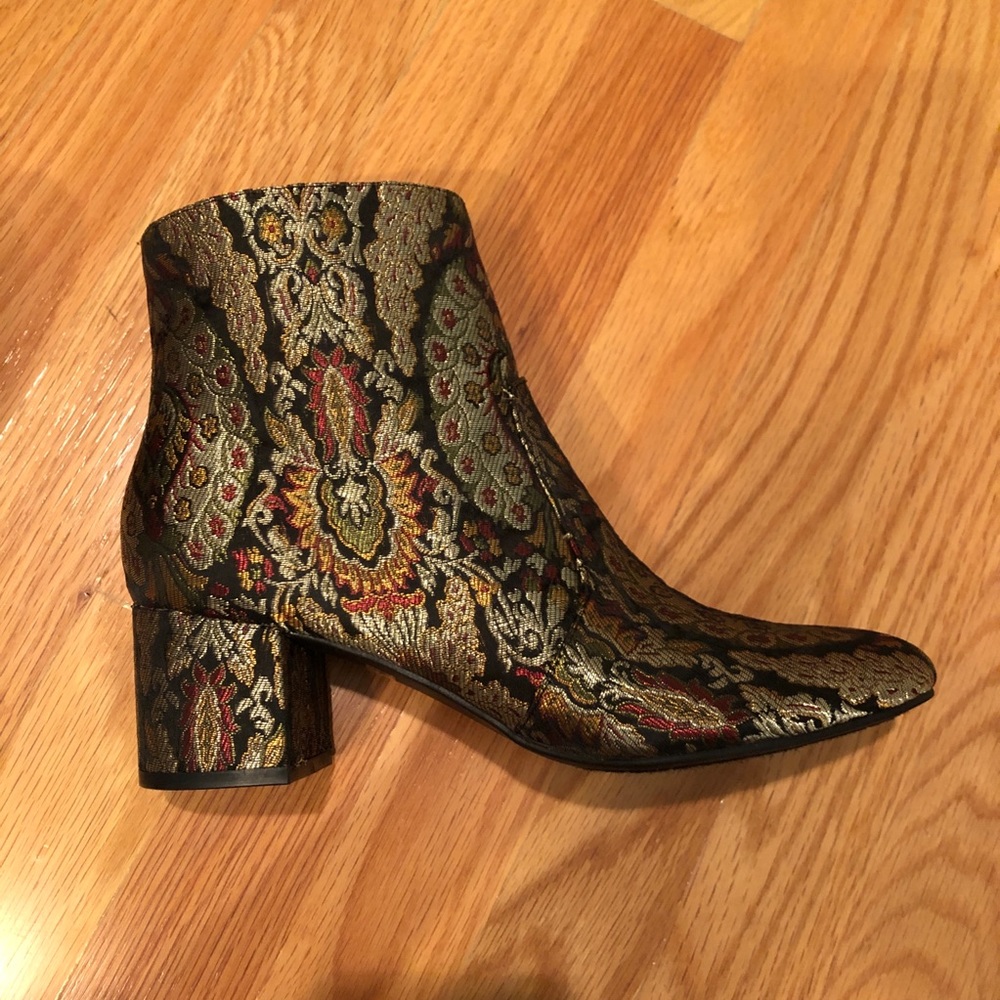 Unisa Booties